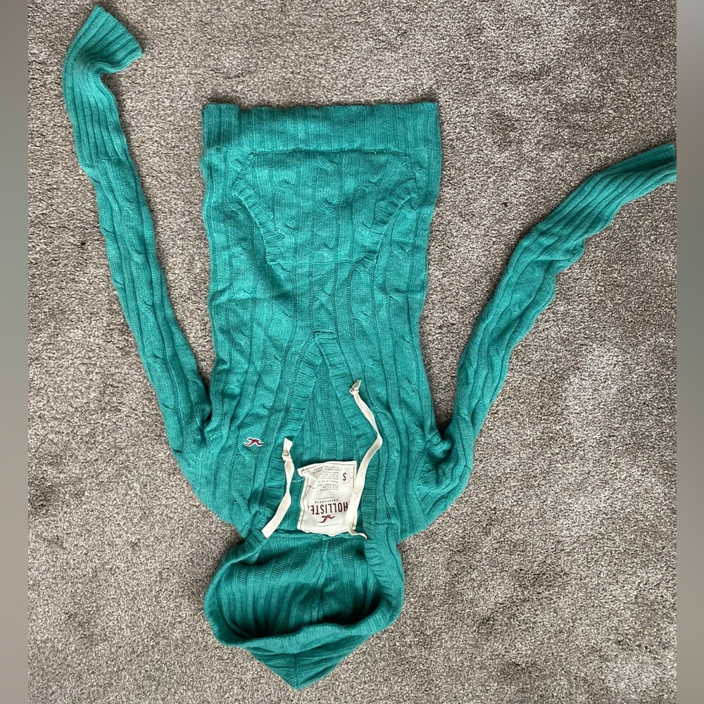 Hollister cable knit sweater